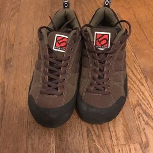 Five Ten (5.10) Guide Tennies